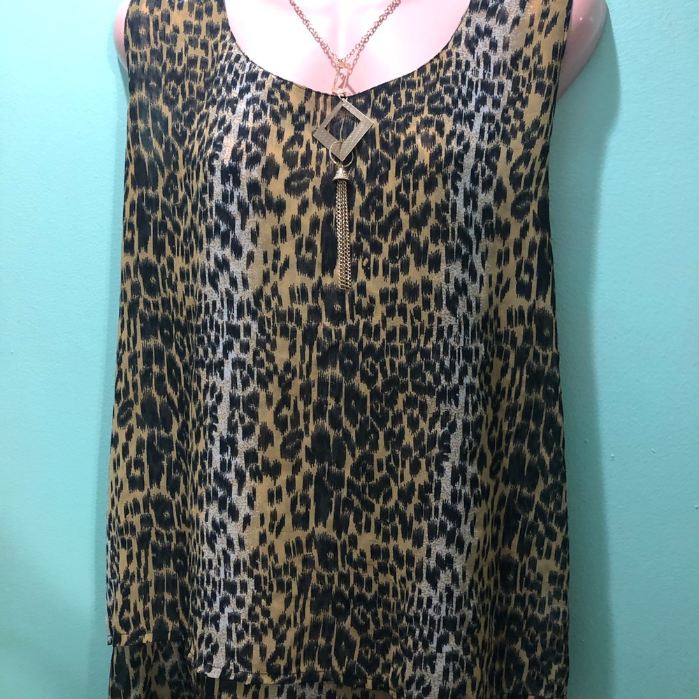 Leopard top